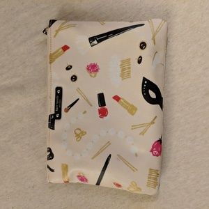 Cosmetic bag